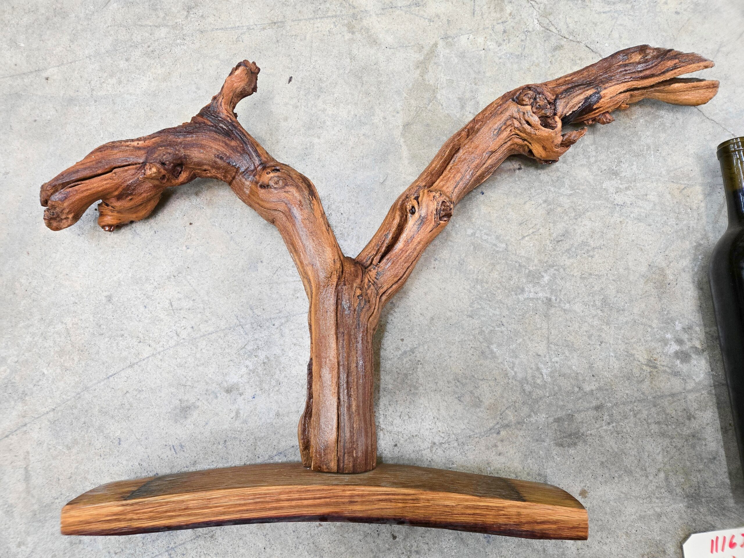 J. Lohr Cabernet Grapevine Art on a Wine Barrel Base – 111624-46 - Image 9