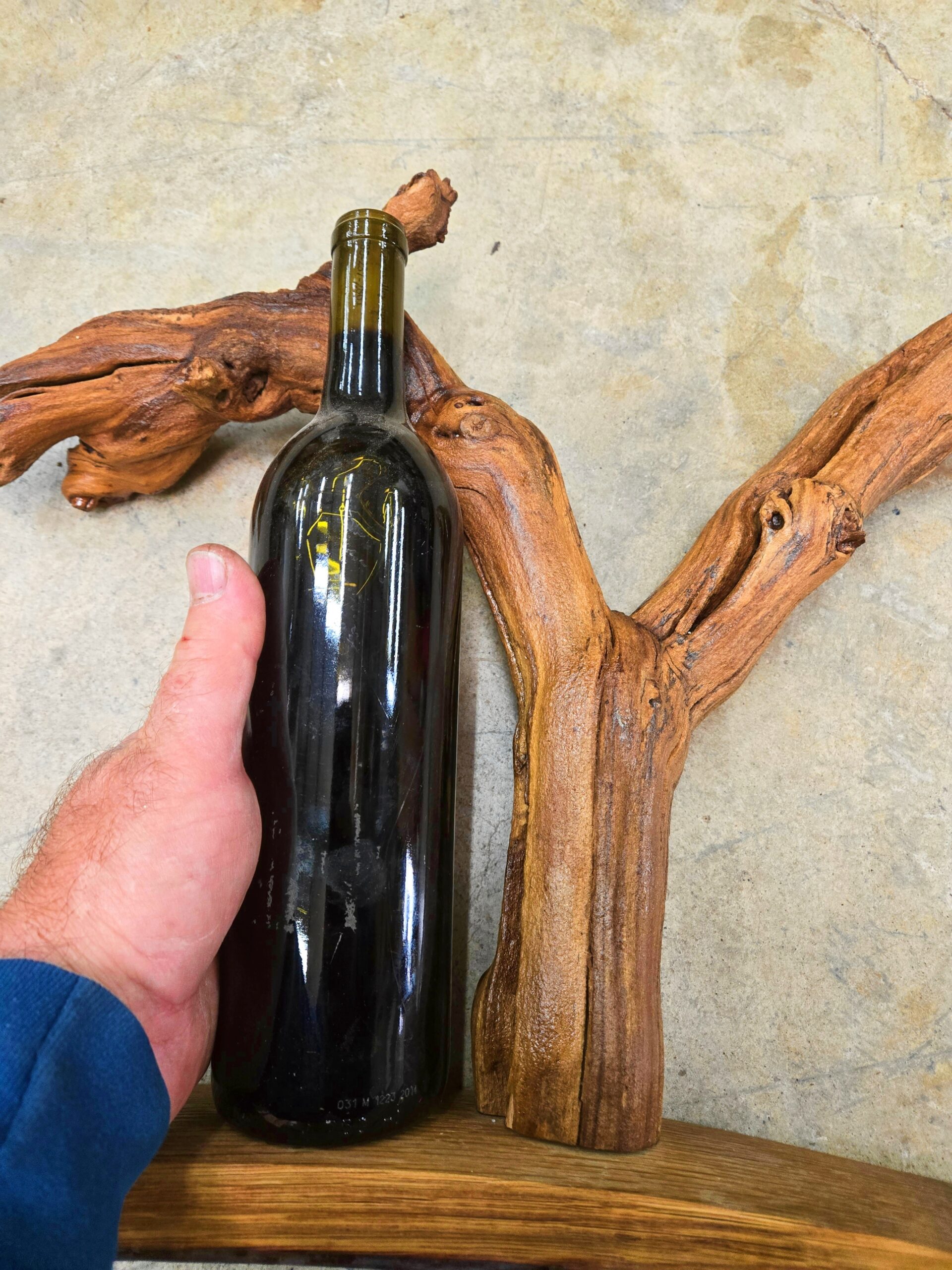 J. Lohr Cabernet Grapevine Art on a Wine Barrel Base – 111624-46 - Image 8
